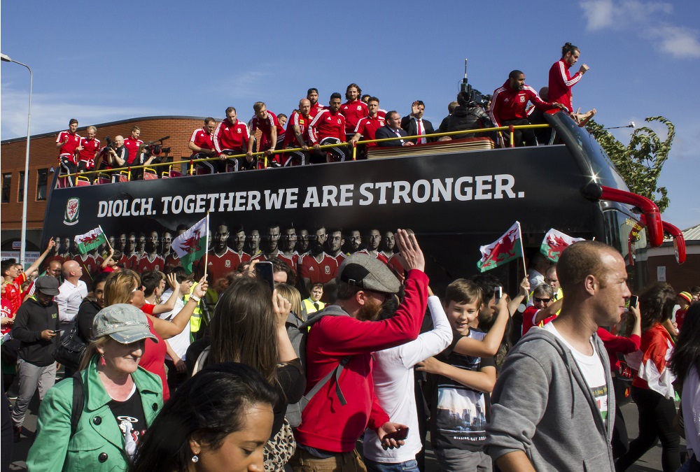 Caernarfon Town to auction signed Bale Wales jersey