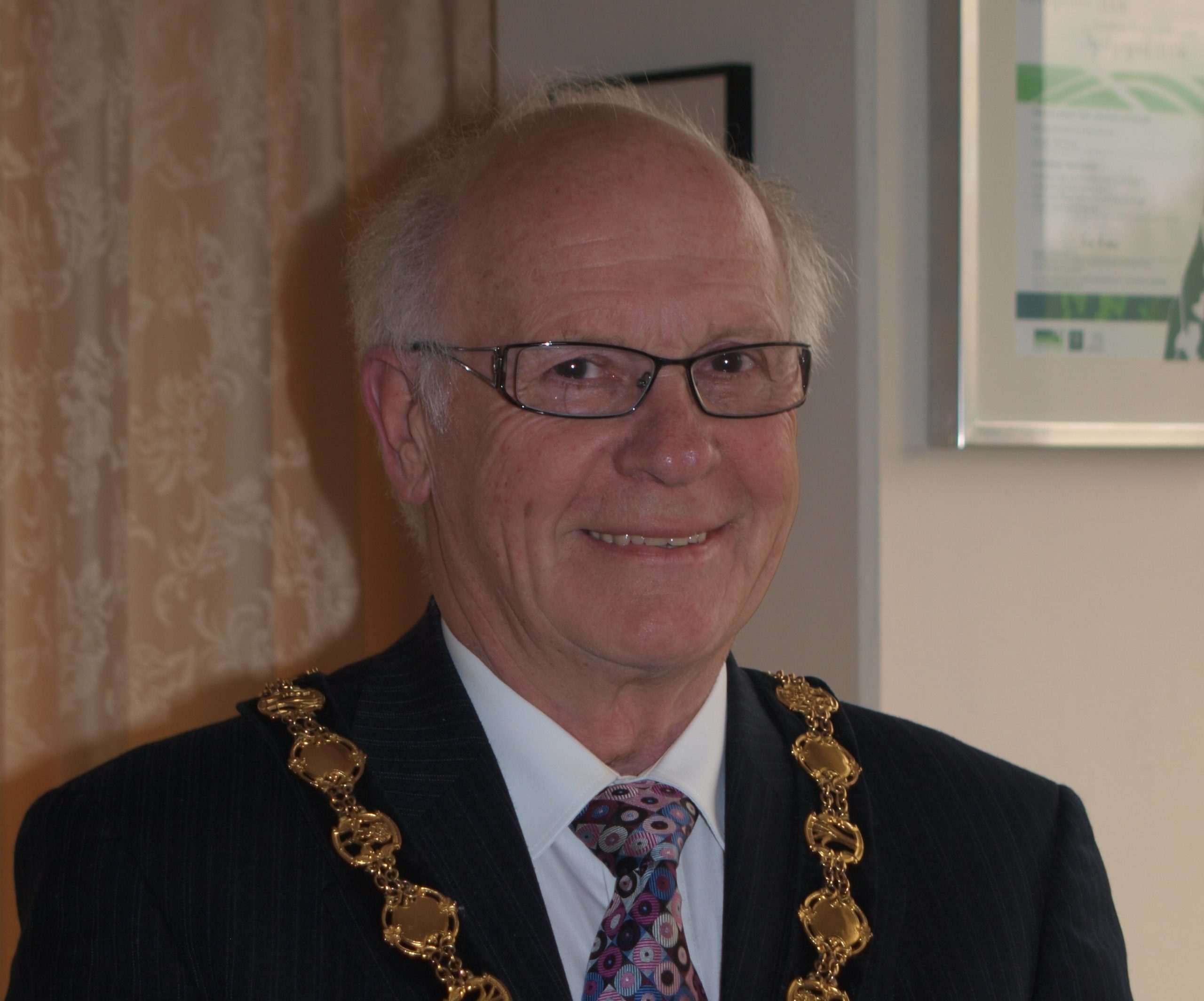 Council pays heartfelt tribute to longserving councillor who passed away